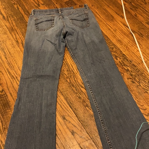 X2. Size 4 - Picture 2 of 2